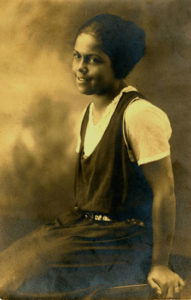 Gwendolyn Bennett, Poet, and Artist born - African American Registry